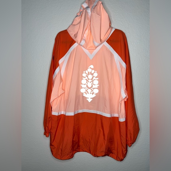 FP Movement Care FP Like The Wind Logo Jacket - Picture 8 of 13